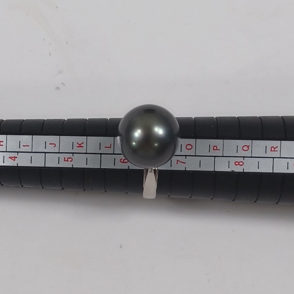 Authentic  Black Pearl Ring with 14K white gold Size: 6.5 12.5mm - Picture 5 of 7